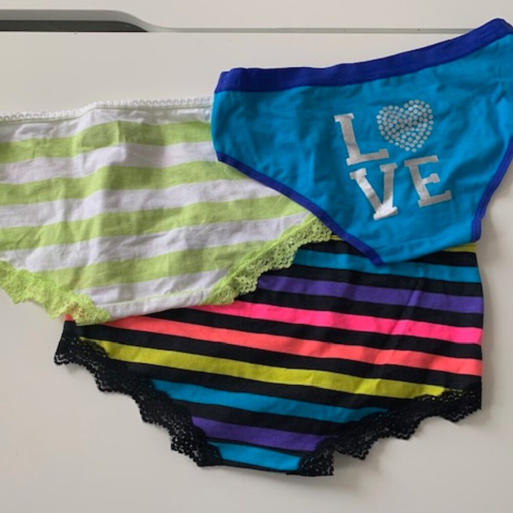 3 pairs of Women's Fruit of The Loom Cotton Novelty Underwear (Brief/ Boyshort)